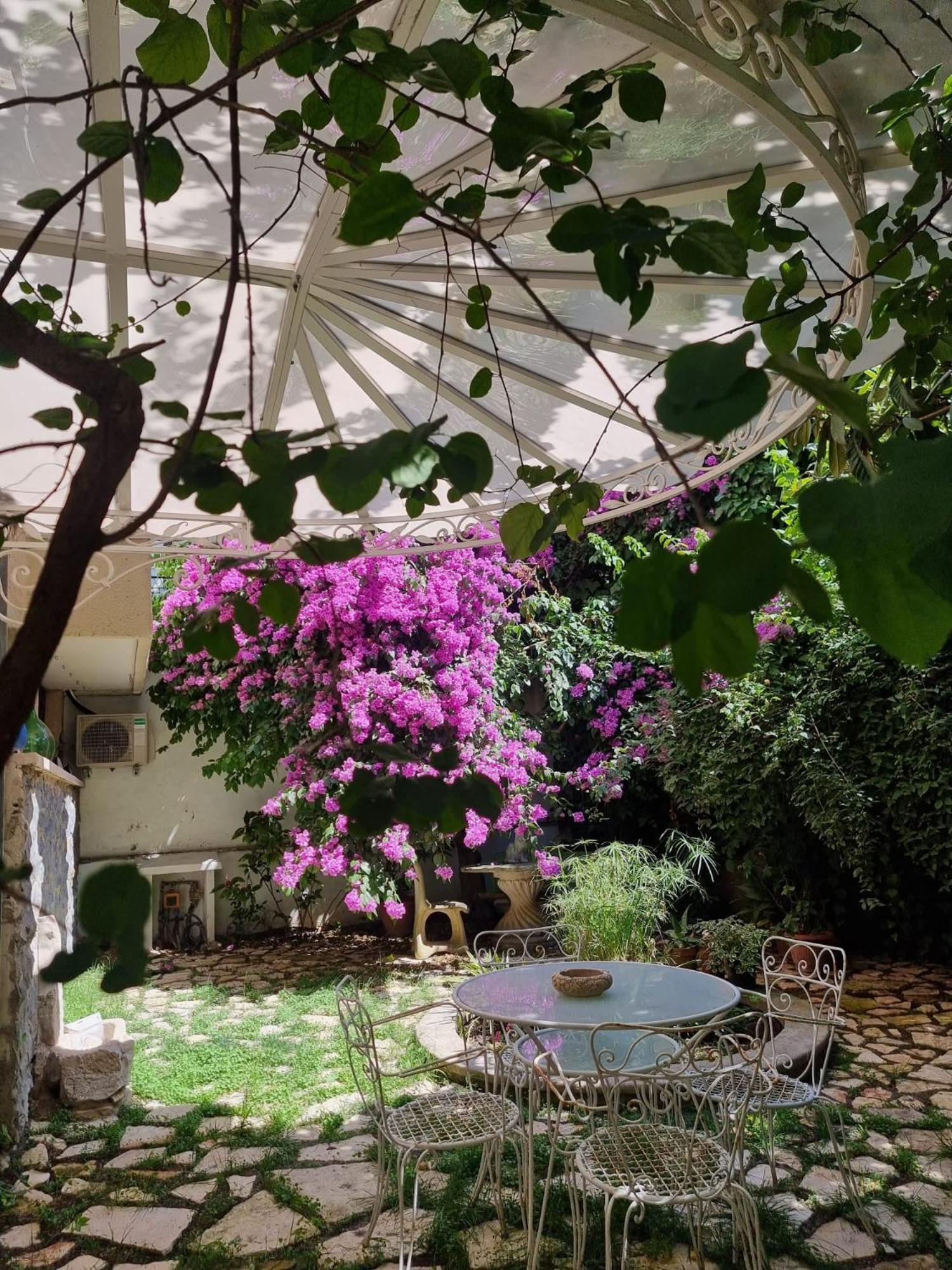 Vatican Fairytale Garden Рим Екстериор снимка