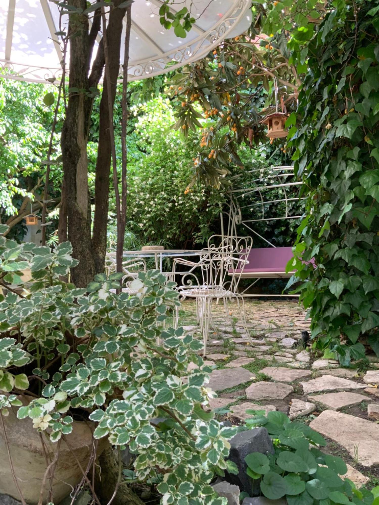 Vatican Fairytale Garden Рим Екстериор снимка